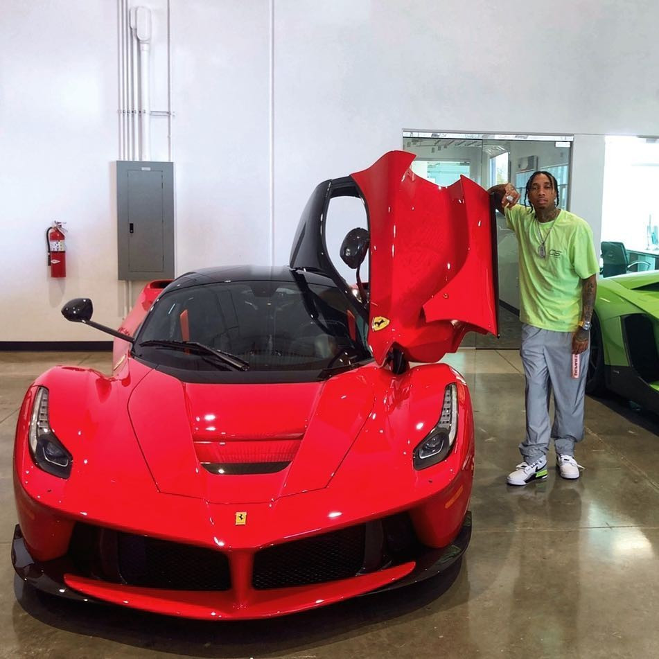 Không rõ số tiền Tyga chi ra để sở hữu siêu xe này nhưng chắc chắn chiếc xe của chàng rapper thuộc diện đã qua sử dụng và nhiều khả năng có giá bán hơn 2,5 triệu USD.