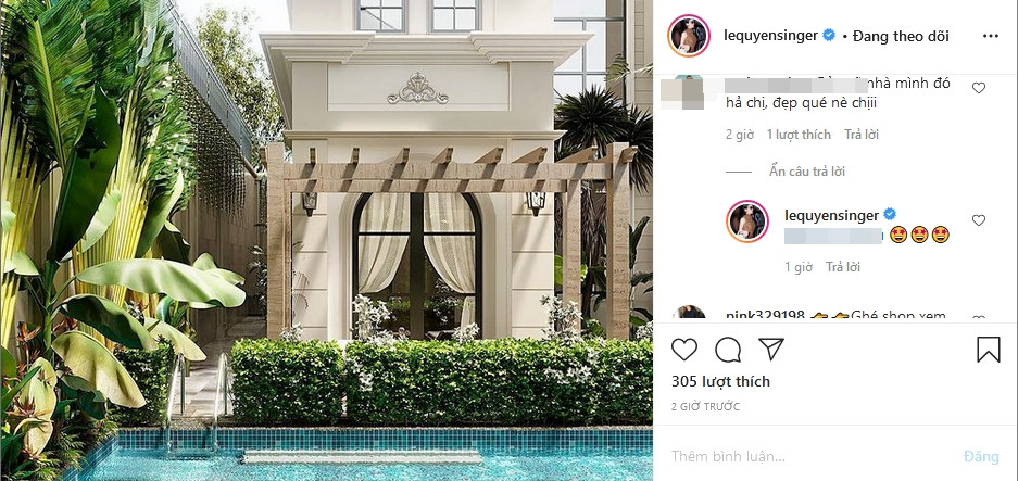 Căn biệt thự được xây dựng trên một mảnh đất lớn với tone màu trắng chủ đạo.