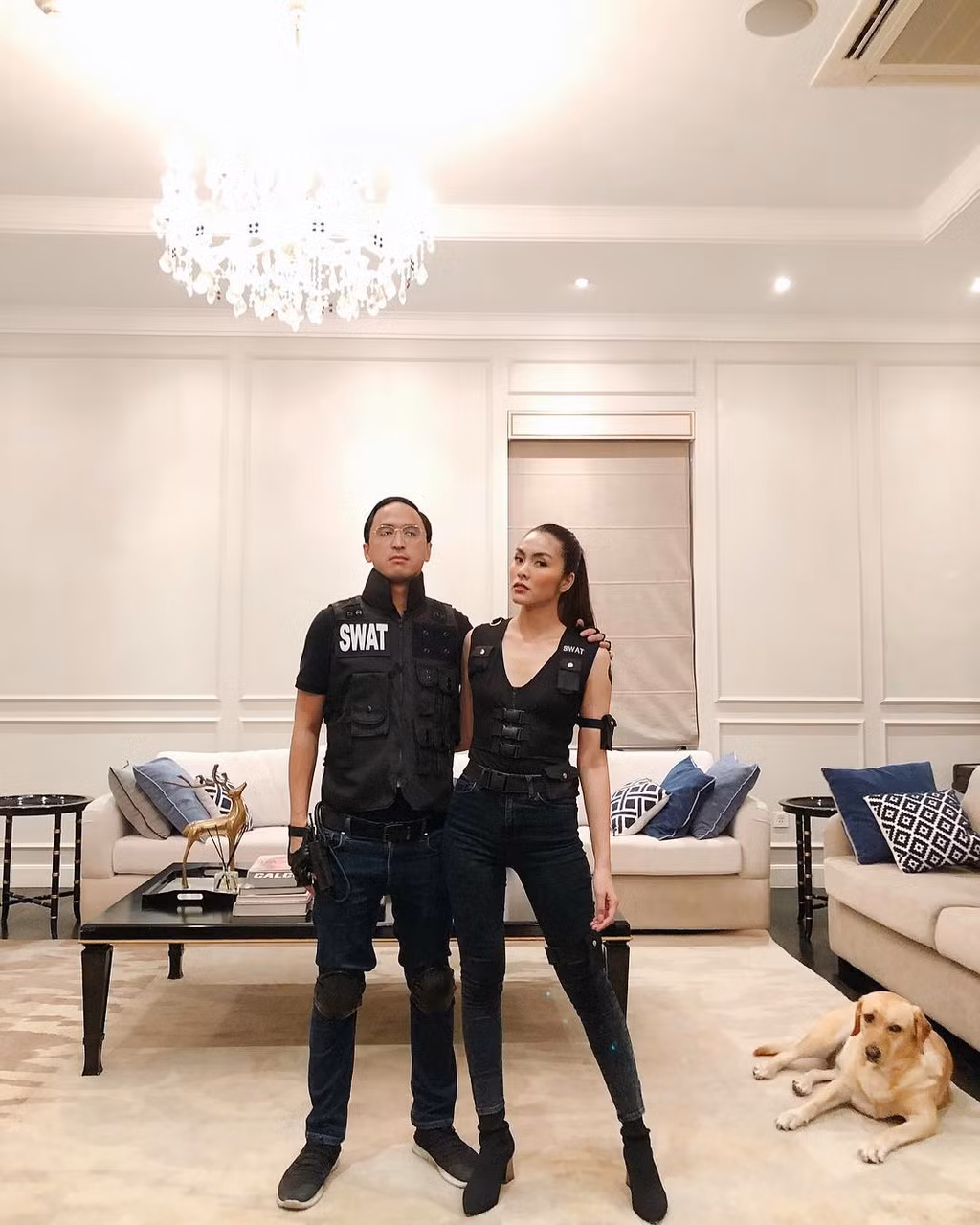 Nội thất bên trong nhà cũng được vợ chồng Tăng Thanh Hà trang trí theo tông màu trắng. Ảnh: FBNV