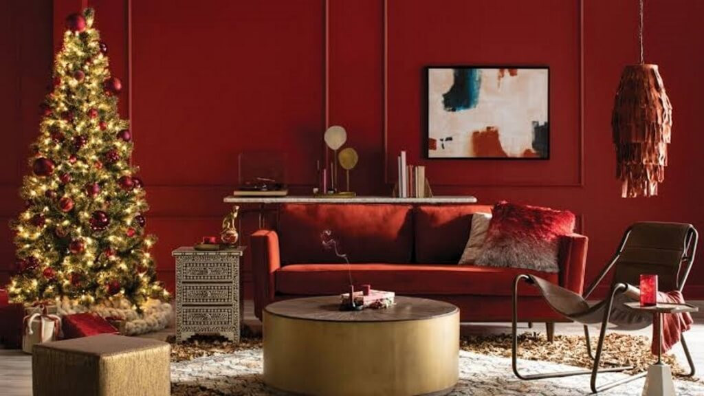 Gia chủ mệnh Hỏa thích hợp sử dụng sơn màu đỏ, cam, tím (màu bản mệnh) . Tuy nhiên, nếu lạm dụng màu nóng sẽ cho cảm giác rất bí bách.