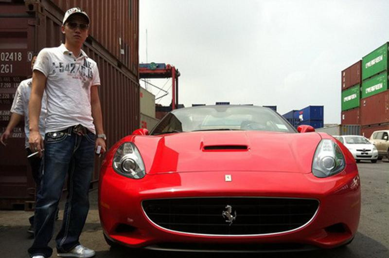 Có vợ là siêu mẫu nổi tiếng, nhưng cuộc sống riêng tư của Đỗ Bình Dương khá kín tiếng. Thi thoảng người ta lại thấy anh tậu thêm siêu xe có giá trị ước tính lên đến hàng chục tỷ đồng. Nguồn ảnh: Facebook