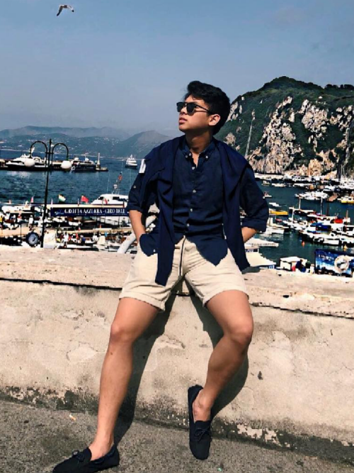 Được biết, thiếu gia nhà doanh nhân Johnathan Hạnh Nguyễn có thành tích học tập rất tốt. Hiện tại, cậu đang du học ngành Quản trị kinh doanh tại London, Anh.