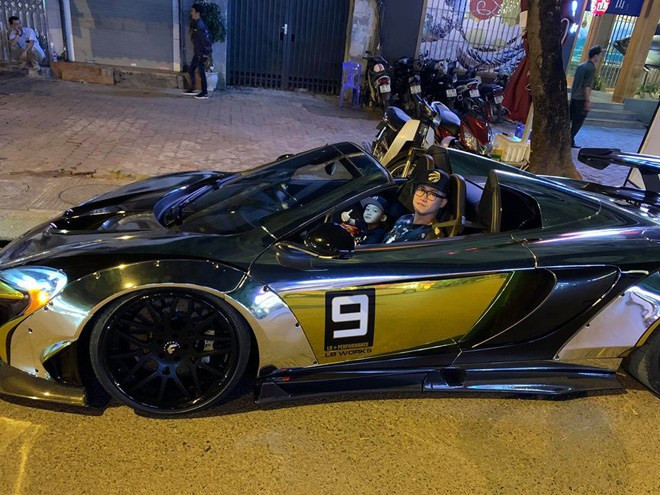 Đỗ Bình Dương có đam mê xe sang và thường xuyên góp mặt trong các lễ hội siêu xe có tiếng ở Việt Nam.