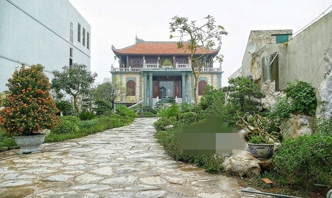 Đặc biệt, ở làng nghề gỗ Hải Minh có không ít người học đại học xong lại về quê làm nghề truyền thống, thay vì bám trụ ở các thành phố lớn. Ảnh: Vietnamnet.