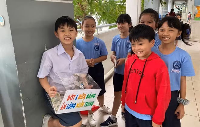 Bat ngo cach kiem tien 