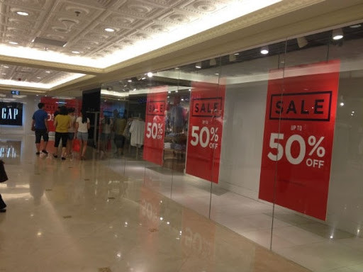 Hơn nữa, mức giảm giá thực chất mà các thương hiệu có thể chịu được chỉ khoảng 20% với hàng mới, còn hàng tồn cần phải bán tháo để tránh đọng vốn là chuyện khác. Nguồn ảnh: Internet