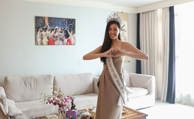 Sau đăng quang Hoa hậu Hoàn vũ Việt Nam 2019, Khánh Vân nhận giải thưởng là một căn hộ chung cư và được quyền ở trong hai năm nhiệm kỳ. Ảnh: Ngoisao.