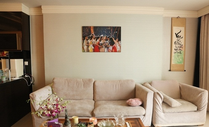 Khi Hoa hậu Khánh Vân chuyển qua, ngôi nhà có một số nội thất cơ bản như ghế sofa, giường. Ảnh: Ngoisao.