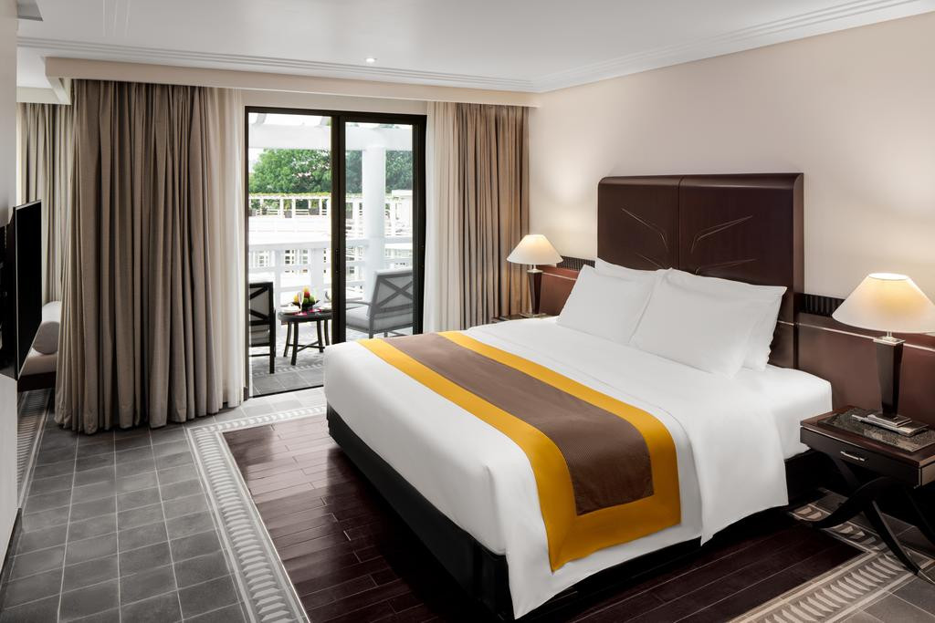 Các phòng đầy đủ tiện nghi tại đây được thiết kế theo phong cách riêng với đồ nội thất mang phong cách Art Deco tuyệt đẹp và sân hiên rộng rãi. Ảnh: Booking.