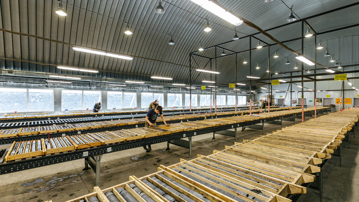 Khối lượng vàng trung bình tại mỏ này ước tính chiếm 2,3 gram/tấn.