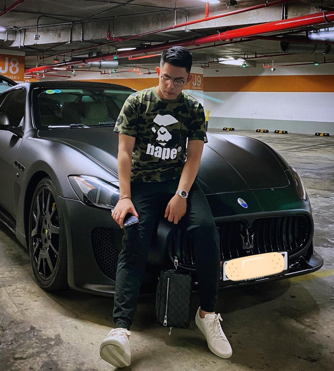 CEO Tống Đông Khuê có niềm đam mê và tốc độ, hiện đang sở hữu 1 BST 10 chiếc xe hơi và xe cổ.