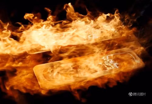 Bạc sau khi được đổ vào khuôn.