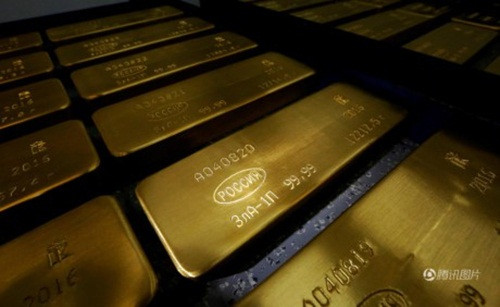 Những thỏi vàng 24K thành phẩm.