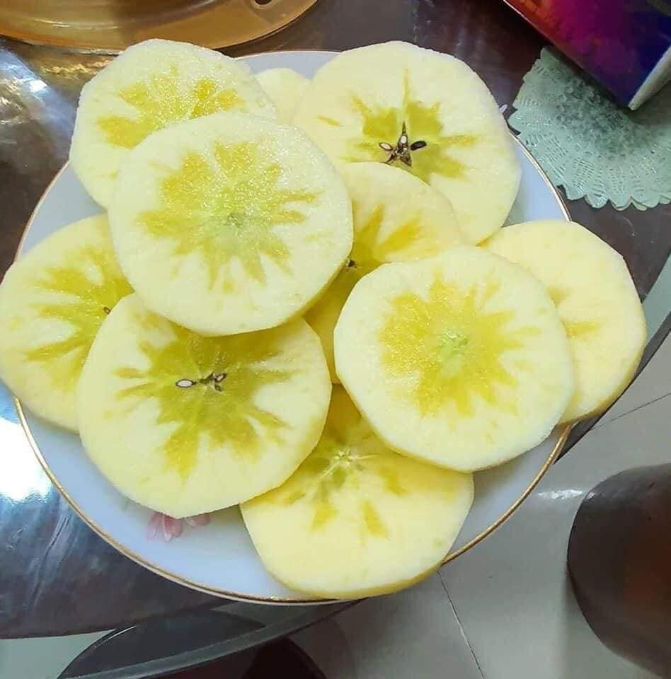 Theo chị Lệ, táo đá Trung Quốc có từ nhiều năm nay, nhiều người ăn nhưng chưa thấy ai bị làm sao. Hơn nữa, táo rất giòn và ngọt. Đặc biệt là cuối vụ khi táo đã có mật.