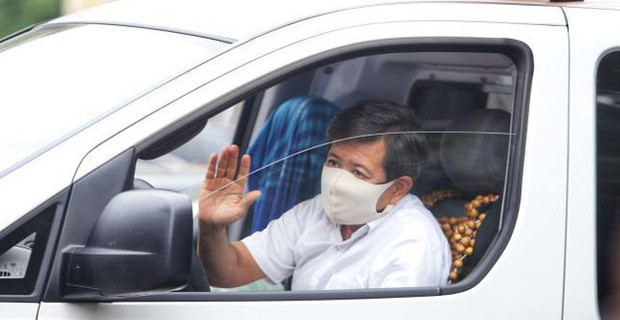 Xe cho BN mien phi cua ong Doan Ngoc Hai bat ngo xuat hien dong chu 