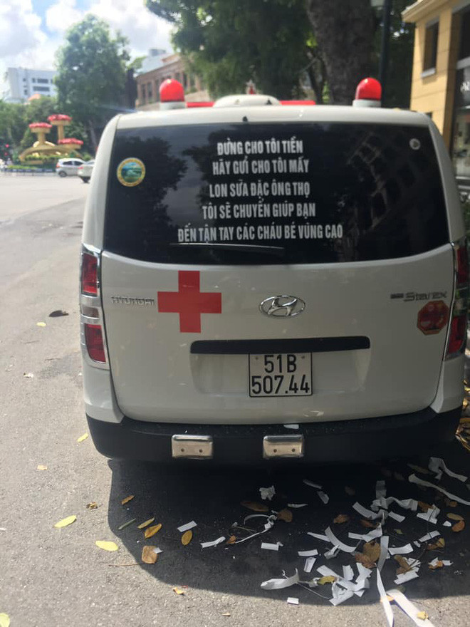 Xe cho BN mien phi cua ong Doan Ngoc Hai bat ngo xuat hien dong chu 