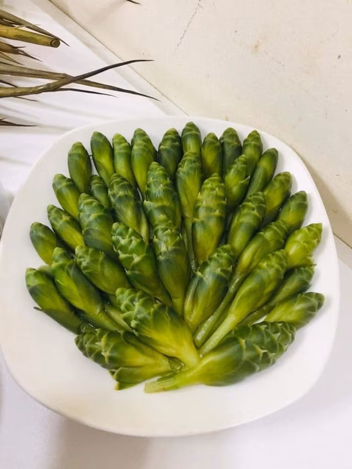 Nhiều bà nội trợ tranh thủ đặt mua bởi mỗi năm chỉ có một mùa, lại không thể bảo quản trong thời gian dài. Ảnh: Facebook.