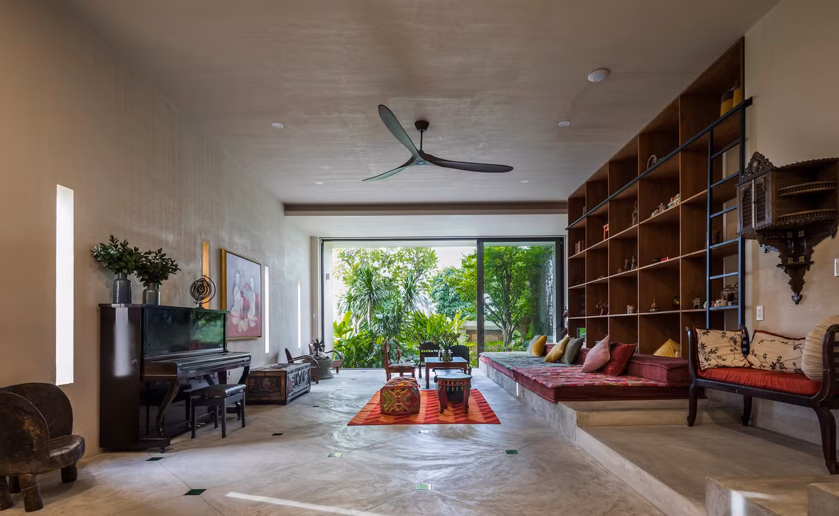 Lô đất hình thang độc đáo có 2 mặt giáp đường, tạo nên 2 mặt tiền hướng view sông Sài Gòn, được thiết kế đơn giản phóng khoáng, dễ nhìn từ mọi phía.