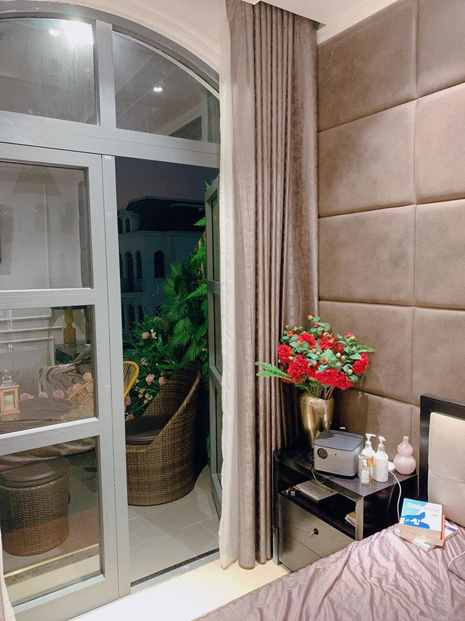 Có thể thấy nội thất trong biệt thự được thiết kế theo phong cách hiện đại. 