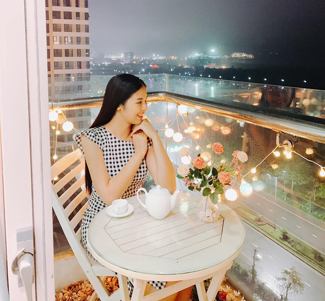 Ngoài ra, người đẹp còn tậu thêm một căn hộ có view nhìn thằng ra Vịnh Hạ Long.