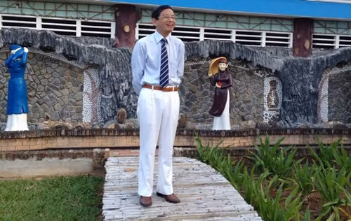 Chỉ một thời gian ngắn, “Chiến's Tailor” trở thành một trong những tiệm may đồ vest hàng đầu của Sài Gòn hoa lệ.