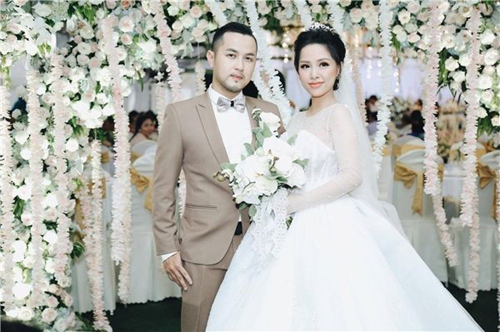 Năm 2017, thiếu gia Thế Bảo - anh trai của ca sĩ Bảo Thy kết hôn với Trang Pilla (Đỗ Thị Thùy Trang - hot girl có tiếng ở Sài thành). Ảnh: Pose.