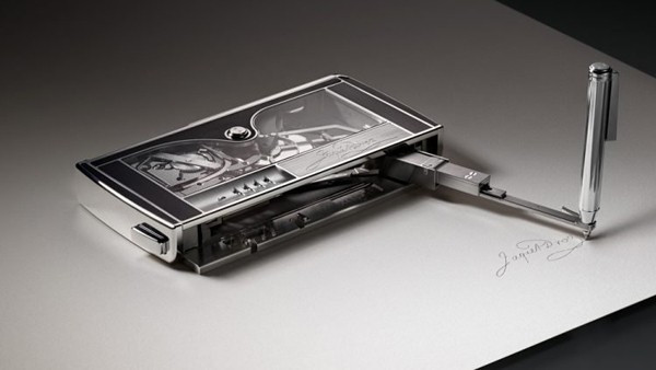 Phần lớn các chi tiết của chiếc máy ký tên này đều được làm từ titanium.