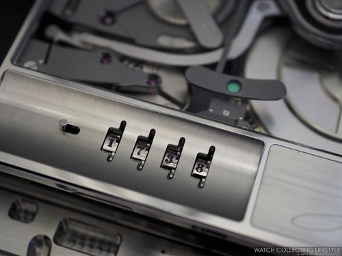 Mỗi sản phẩm máy ký tên đều là độc nhất, bởi nó được sản xuất theo mẫu chữ ký mà người mua đã đặt hàng.