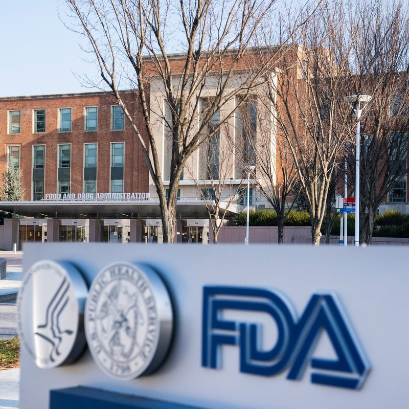 FDA cap phep su dung khan cap vaccine cua Pfizer-BioNTech