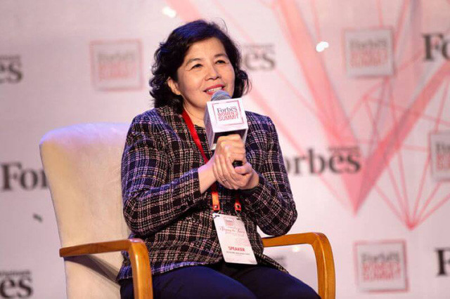 Lãnh đạo một doanh nghiệp có giá trị vốn hóa hơn 200.000 tỷ đồng nhưng bà Liên không có người giúp việc ở nhà. Nữ doanh nhân cho rằng, nếu ai có điều kiện và đông con, hoặc quá bận thì có người giúp việc là tốt. Ảnh: Vinamilk.