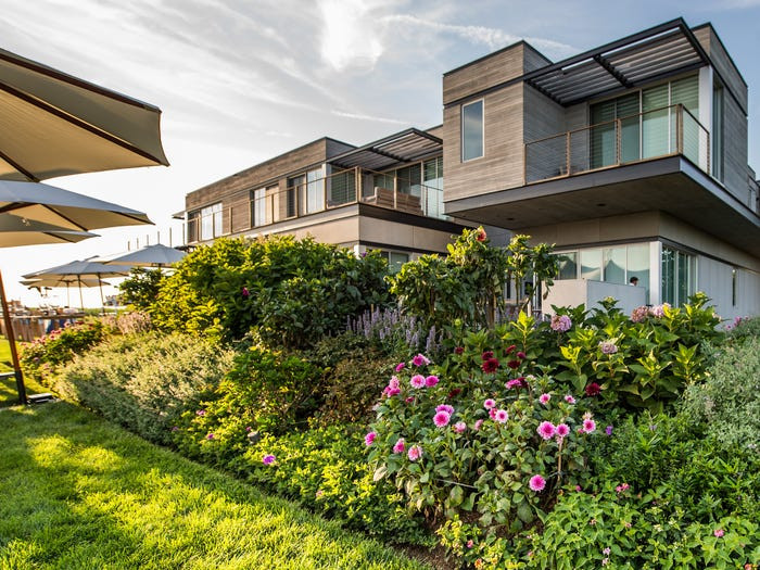 Một nghiên cứu cho biết, bạn phải kiếm ít nhất 853.738 USD/năm (tương đương gần 20 tỷ đồng/năm) để có sống thoải mái tại Sagaponack.