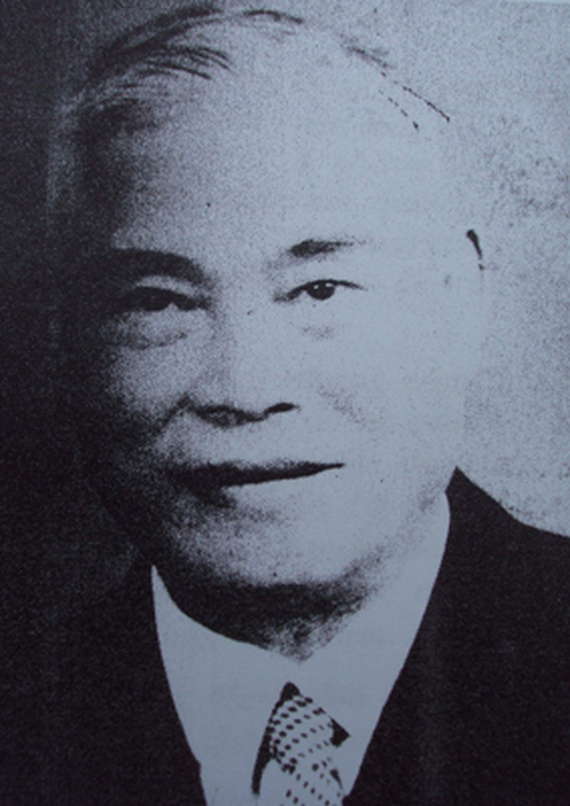 Ông Lê Viết Lượng (1900-1985, quê quán ở làng Cải Lương, tổng Phù Lưu, huyện Can Lộc, tỉnh Hà Tĩnh) giữ chức Tổng giám đốc Ngân hàng Quốc gia Việt Nam từ 5/1952 đến 7/1964. Ông Lượng là người đã xin phép Chính phủ thành lập Trường Cao cấp nghiệp vụ Ngân hàng tiền thân của Học viện Ngân hàng ngày nay.