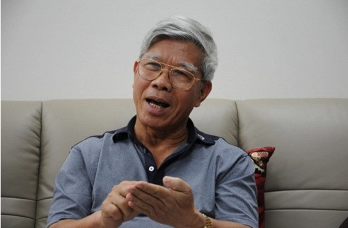 Ông Lê Đức Thúy (sinh ngày 30/6/1948 tại xã Sơn Thịnh, huyện Hương Sơn, tỉnh Hà Tĩnh) giữ chức Thống đốc Ngân hàng Nhà nước Việt Nam từ 12/1999 đến 8/2007.