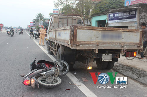 Những vụ tai nạn giao thông thảm khốc tuần qua (25-30/5/2015) - Hình 6 Nhung vu tai nan giao thong tham khoc tuan qua (25-30/5/2015)-Hinh-6