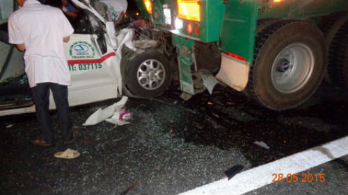 Những vụ tai nạn giao thông thảm khốc tuần qua (25-30/5/2015) - Hình 8 Nhung vu tai nan giao thong tham khoc tuan qua (25-30/5/2015)-Hinh-8