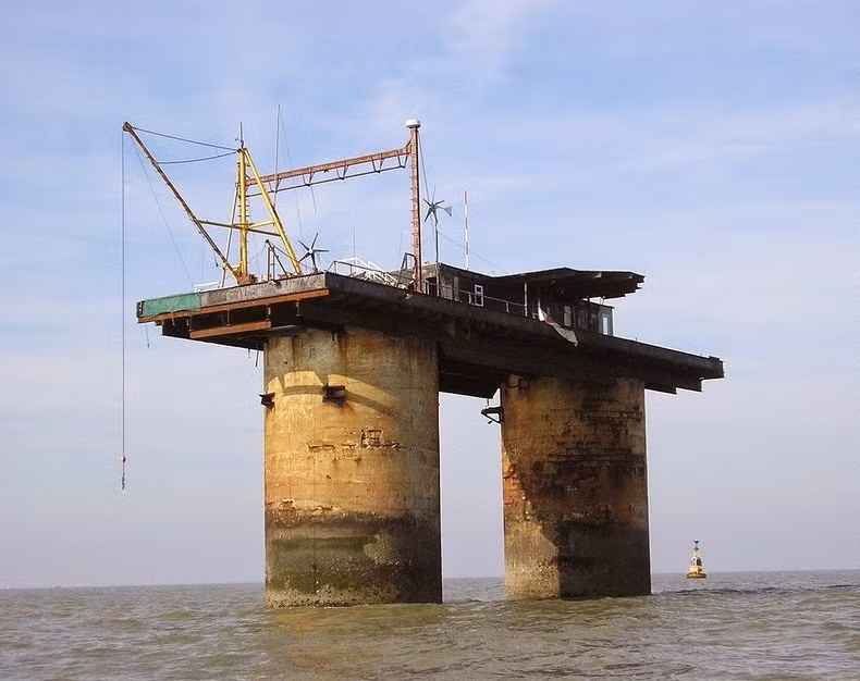 Hoàng tử của Sealand là Michael - 54 tuổi hiện là người đang thống trị quốc gia nhỏ nhất thế giới này. Ảnh ggpht.
