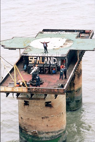 Hải quân Hoàng gia Anh, các doanh nhân của Đức và Hà Lan đã từng tìm cách giành Sealand bằng vũ lực nhưng đều thất bại. Ảnh dailymail.