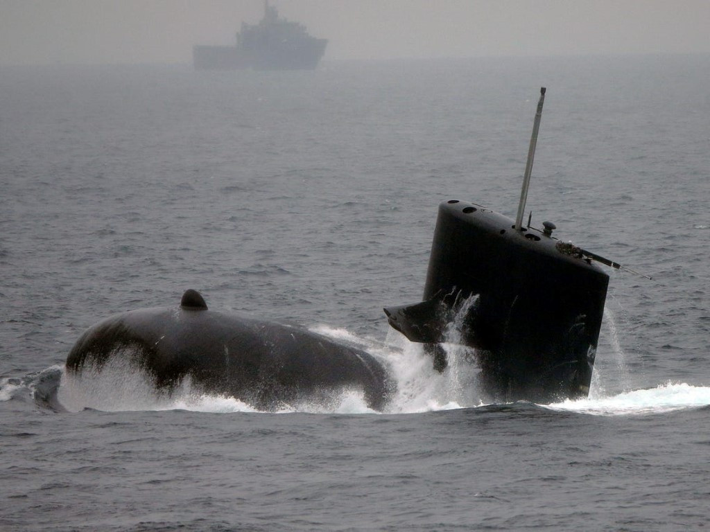 Với lực lượng tàu chiến, tàu ngầm và máy bay săn ngầm hùng hậu của cả Nhật và Mỹ, các tàu ngầm của Trung Quốc sẽ rất khó có thể vượt qua được hai vành đai giám sát này mà không bị phát hiện.