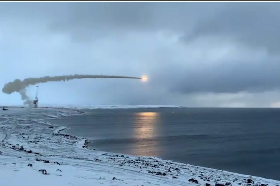 Tsirkon và Poseidon là một phần của thế hệ vũ khí mới được Tổng thống Nga V.Putin cam kết vào năm 2018 như những yếu tố chiến lược thay đổi cuộc chơi trong một thế giới đang thay đổi nhanh chóng.