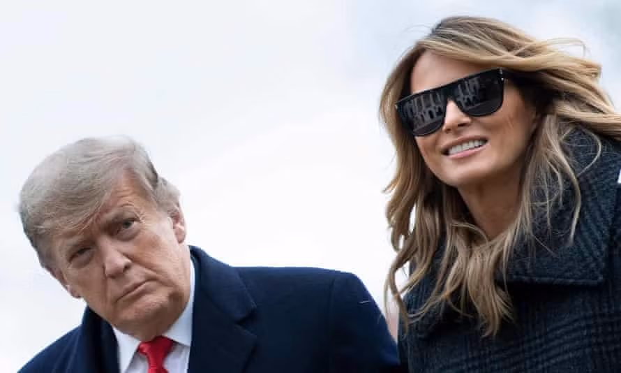 “Khi tôi và ông Donald Trump kết thúc quãng thời gian ở Nhà Trắng, tôi nghĩ về tất cả những người tôi đã cùng làm việc. Tôi luôn giữ những câu chuyện đáng kinh ngạc về tình yêu, lòng yêu nước và sự tận tâm của họ trong tim mình” - Melania Trump cho biết.