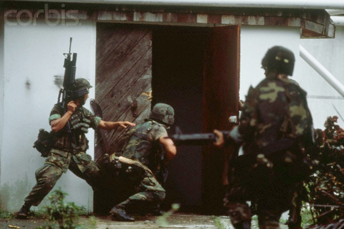 Câu chuyện được truyền thông Mỹ đăng tải lại, kể về một sĩ quan chỉ huy trên chiến dịch, sau khi đổ bộ vào Grenada đã vấp phải những ổ đề kháng rất mạnh, và cần hỏa lực yểm trợ.