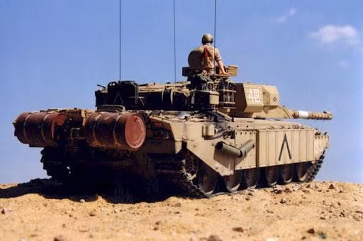 Mặc dù tiên tiến hơn nhiều, tuy nhiên phiên bản nâng cấp của chiếc chiến xa này cũng bị nhận xét là vẫn giữ lại những "căn bệnh kinh niên" của xe bọc thép Anh nói chung.