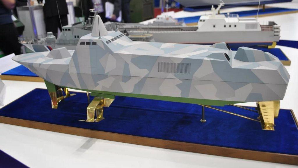 Có một điều cần lưu ý ở đây đó là mặc dù được Nga giới thiệu là một sản phẩm mới hoàn toàn và lần đầu tiên xuất hiện, nhưng thiết kế của chiếc Arantes RA không hề xa lạ với giới quân sự.