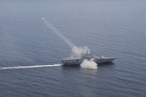 Nếu nhận được giấy phép xuất khẩu, dự báo tàu tên lửa tàng hình Arantes RA sẽ phải cạnh tranh khốc liệt với chiếc Type 022 Houbei do Trung Quốc sản xuất trên thị trường vũ khí thế giới.