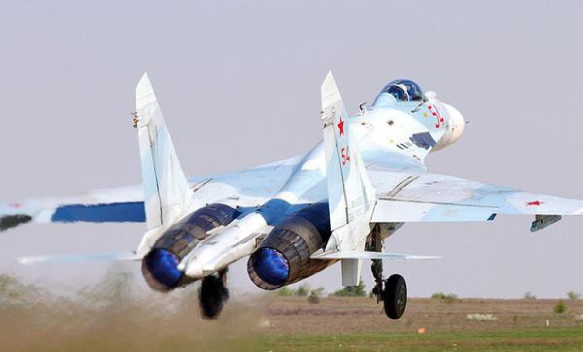 Hiện Nga đang có số lượng rất lớn máy bay Su-27, việc nâng cấp lên chuẩn Su-27SM3. Biến thể này được cho là mạnh hơn rất nhiều so với những chiếc Su-27UBM1 được Ukraine nâng cấp.
