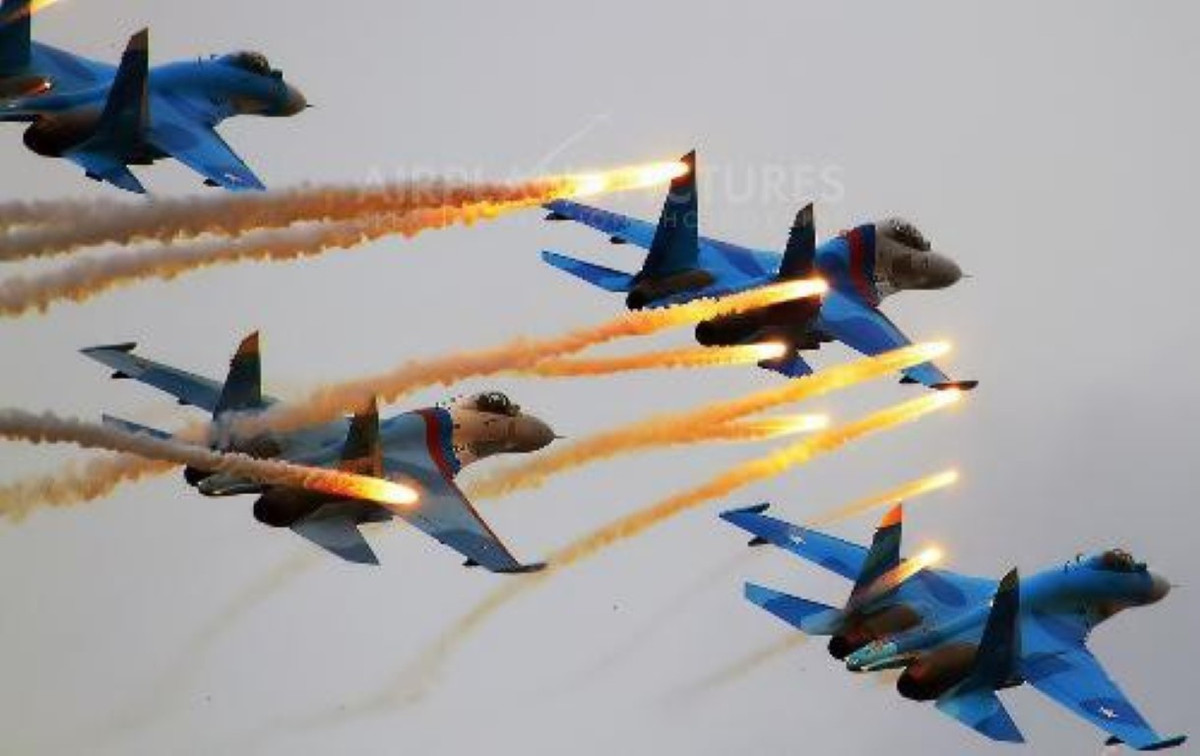 So với nguyên bản, chiến đấu cơ Su-27UBM1 do Ukraine nâng cấp được trang bị hệ thống điện tử hàng không tiên tiến hơn, đặc biệt là radar của nó đã có khả năng dẫn đường cho vũ khí đối đất.