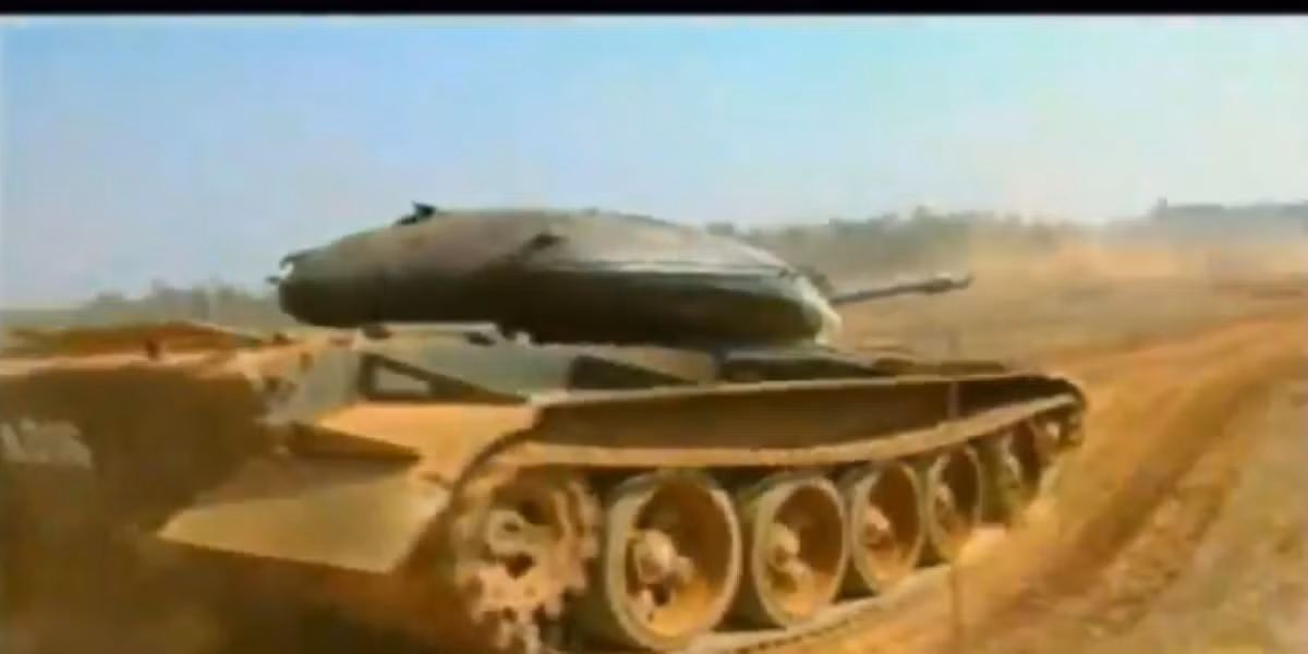 Đây là phiên bản T-54-1 Model 1947. Đây là phiên bản được ra đời từ năm 1947, có thiết kế tháp pháo bo tròn cực kỳ đặc biệt, tới nay đã gần như đã "tuyệt chủng" trên khắp thế giới.