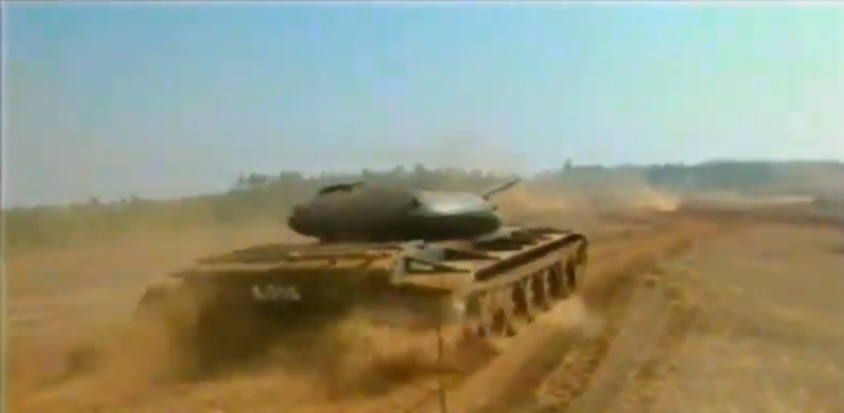 So với phiên bản tiền nhiệm, xe tăng T-54-1 có tháp pháo cực kỳ đặc biệt, cho phép nó tăng khả năng phòng vệ trước đạn chống tăng của đối phương.