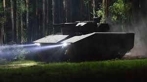 Nội thất của xe cũng được gắn một lớp lót tăng cường spall để bảo vệ thành viên kíp xe trong điều kiện thiết giáp bị xuyên thủng. Xe được tăng cường các bộ khí tài vô hiệu hóa sóng xung kích của mìn và vũ khí tự chế IED, ghế ngồi trong trạng thái treo để giảm thương vong tối đa từ mìn gầm xe. Xe cũng có thể được trang bị tùy chọn hệ thống phòng thủ chủ động, hệ thống ngụy trang... Tất cả những trang bị này hiện đều khá xa lạ với hầu hết xe chiến đấu hiện có trong quân đội Mỹ.