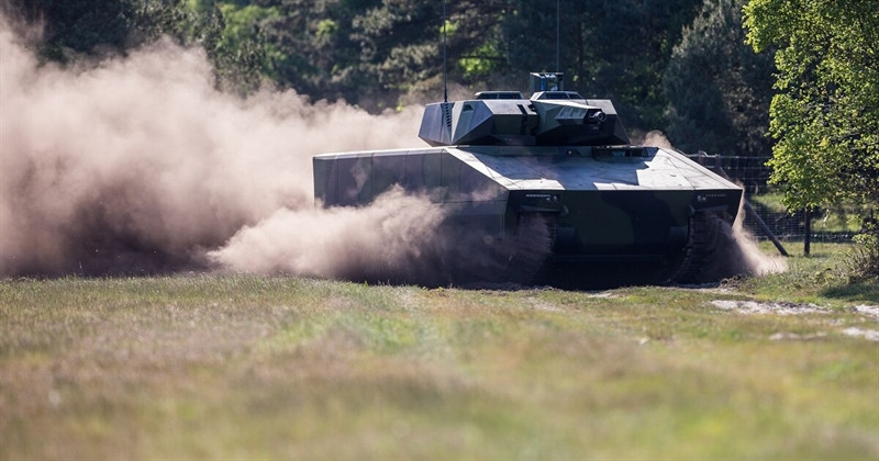 Tháp pháo có thể được lắp đặt hệ thống nhận thức tình huống (SAS) tăng cường cho kính ngắm trưởng xe, hệ thống cảnh báo chiếu xạ laser (LWS), giá lắp đặt vũ khí điều khiển từ xa độc lập tháp pháo, hệ thống xác định âm thanh đầu đạn đối phương và hệ thống chỉ huy, điều hành tác chiến mạng chiến trường C4I.